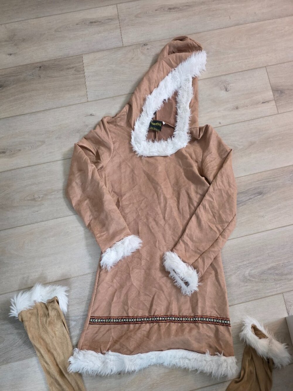 Eskimo Tan Snow Bunny Indian SIZE M